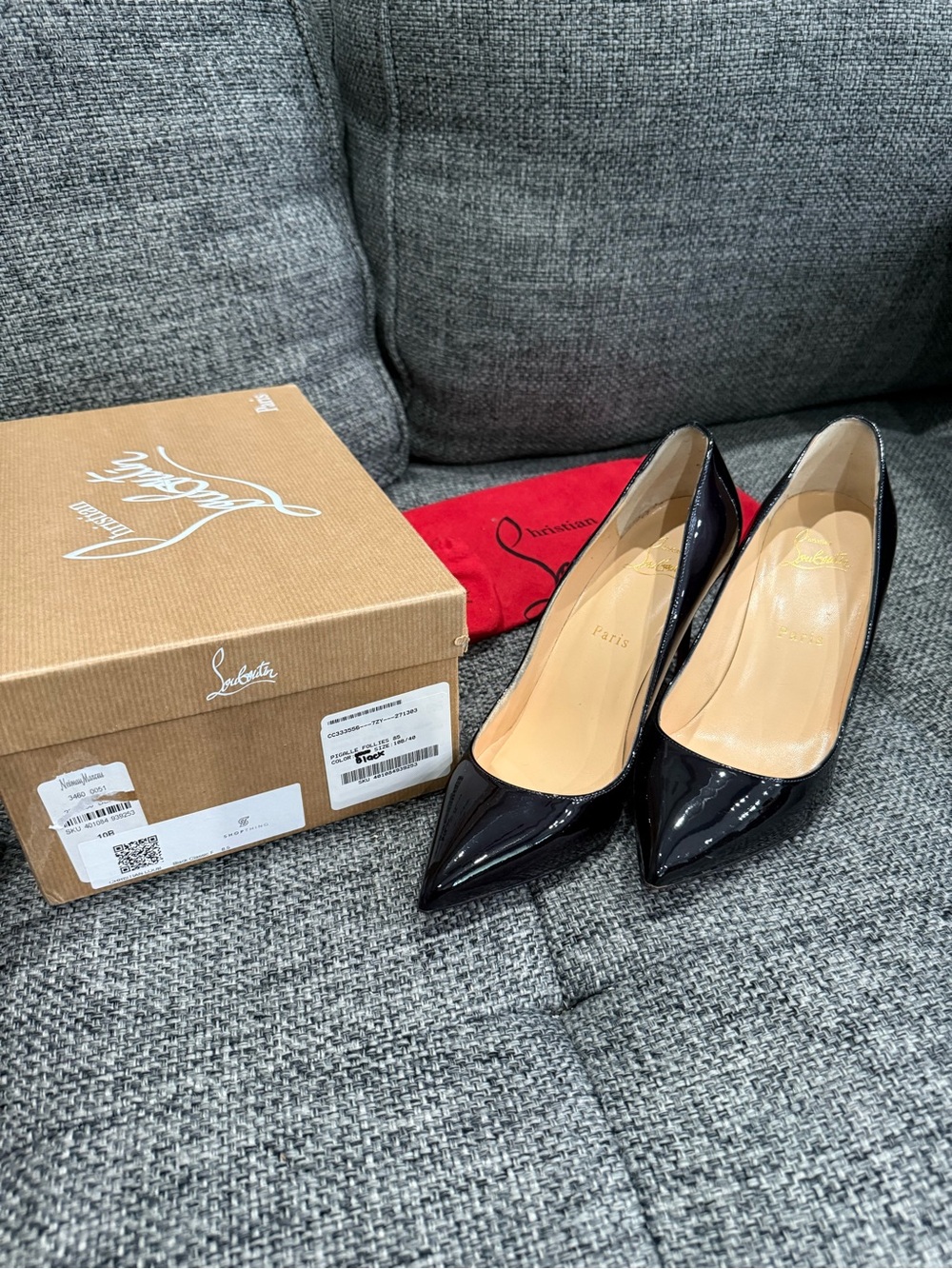 Christian Louboutin Black Patent 85mm Pumps size 38.5, READ DESCRIPTION